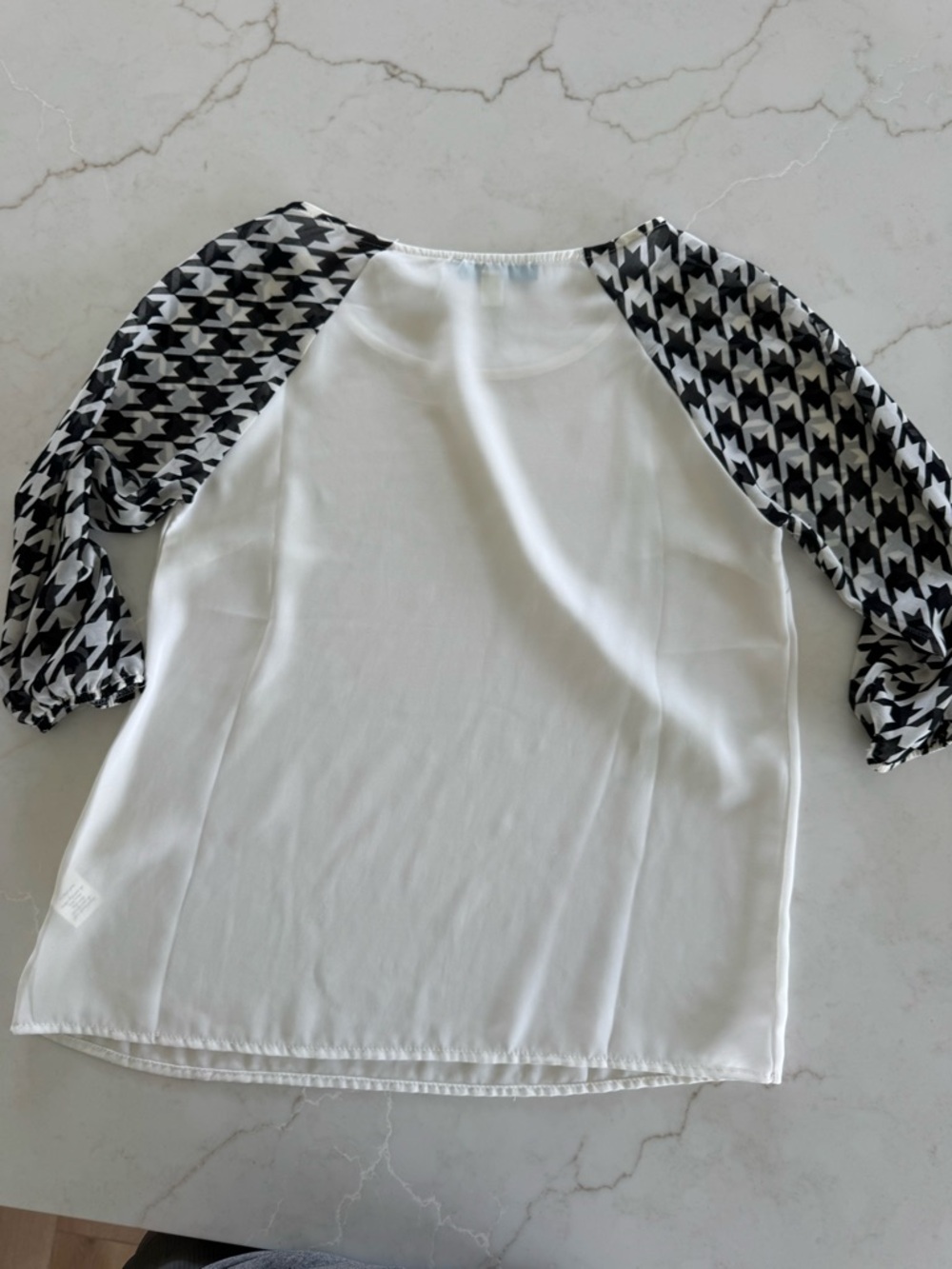 buttons White Blouse with Black Houndstooth Sleeves